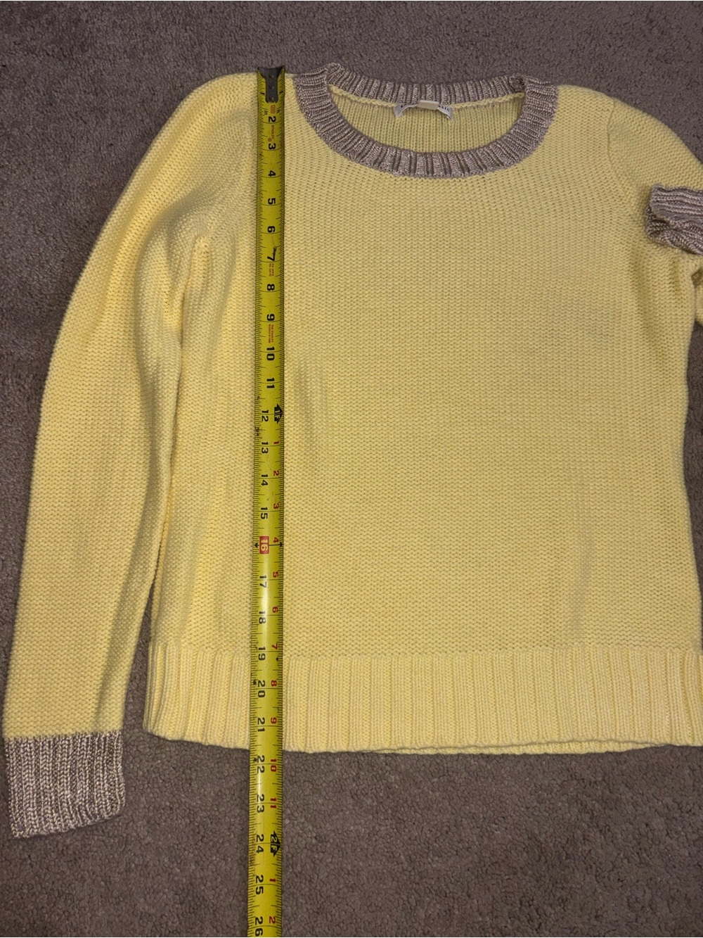 Banana Republic Crew Neck
Yellow Sweater Size S - Picture 8 of 8